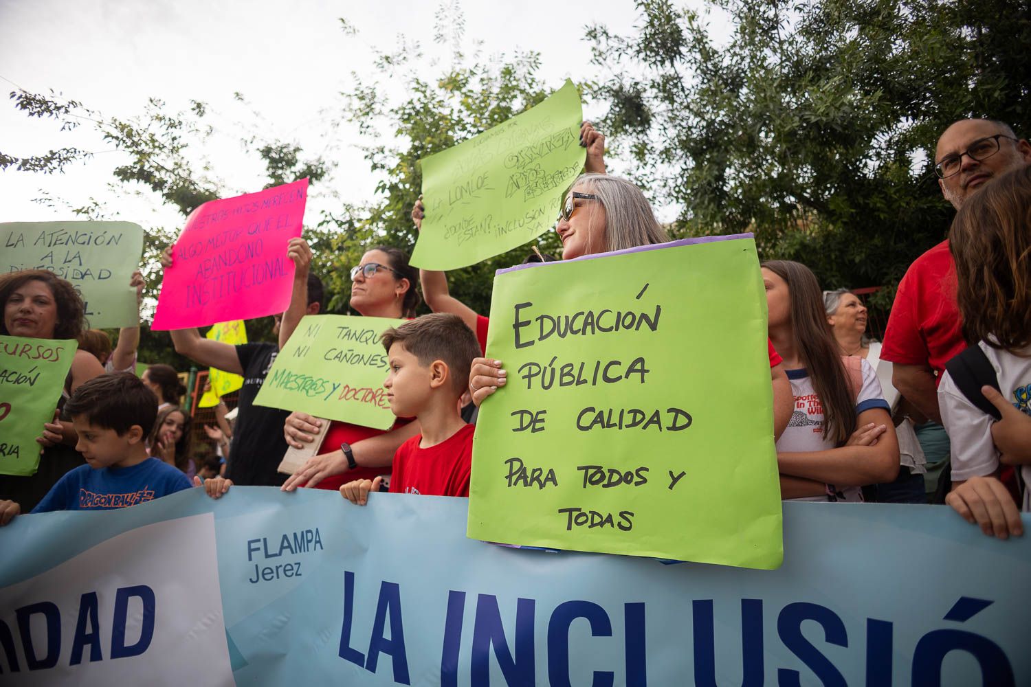 Una protesta en un colegio de Andalucía. - MANU GARCÍA