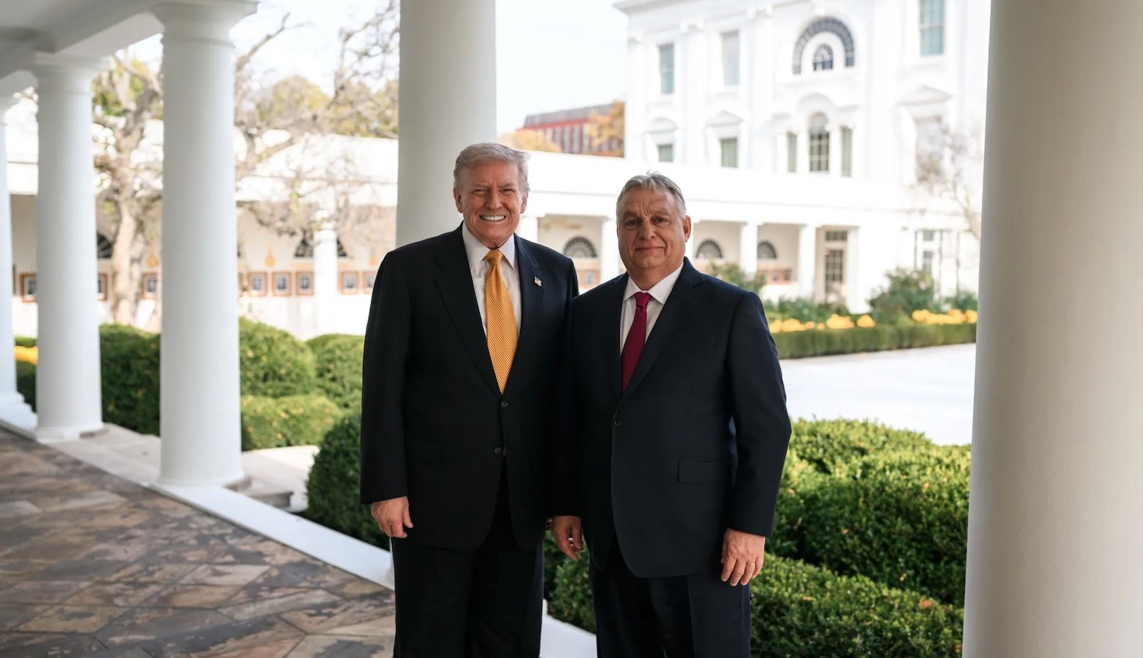 Trump y Orban, presidente de Estados Unidos y primer ministro de Hungría hasta este domingo. - 