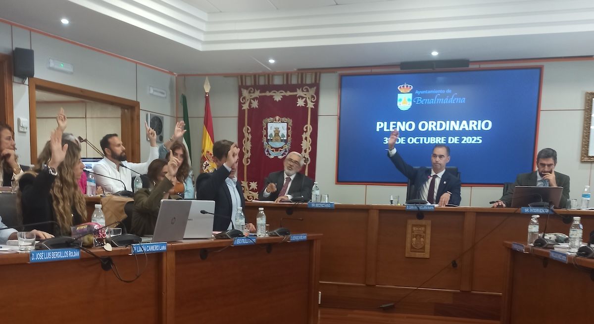 El PP de Benalmádena, apoyando la privatización del agua. - 