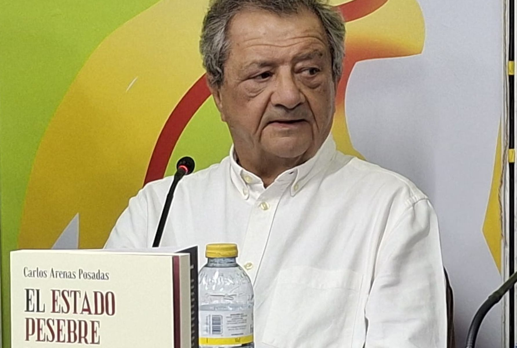 Carlos Arenas presenta 'El Estado pesebre'. - 