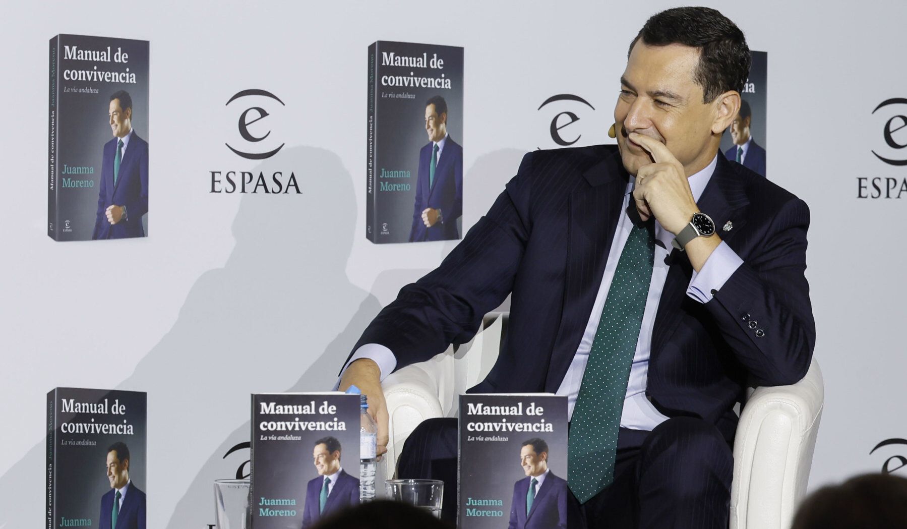 El libro de Moreno: su mujer fuera de la política, su hijo mayor, Anguita y la experiencia religiosa o paranormal de un compañero