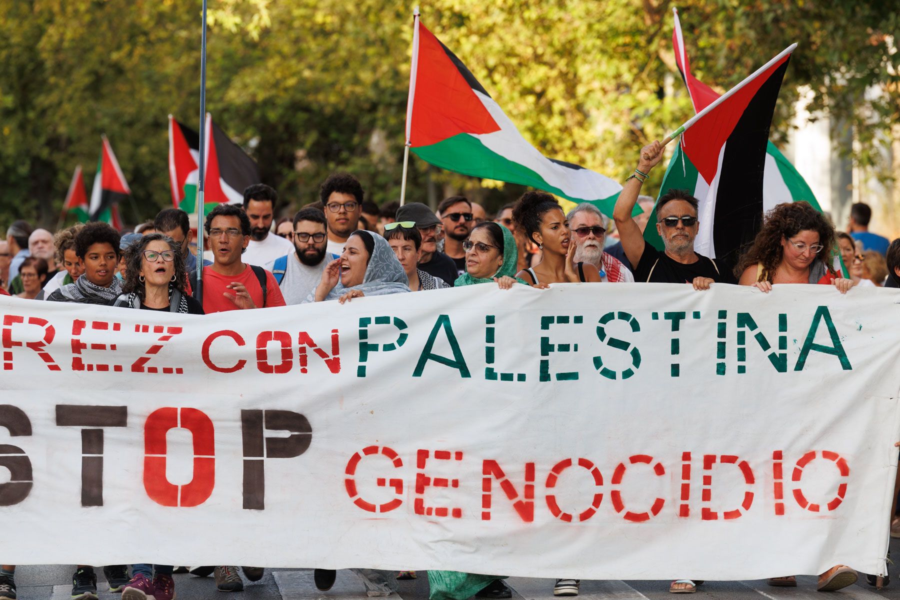   Una manifestación llena las calles de Jerez para exigir el fin del genocidio en la Franja de Gaza. - JUAN CARLOS TORO