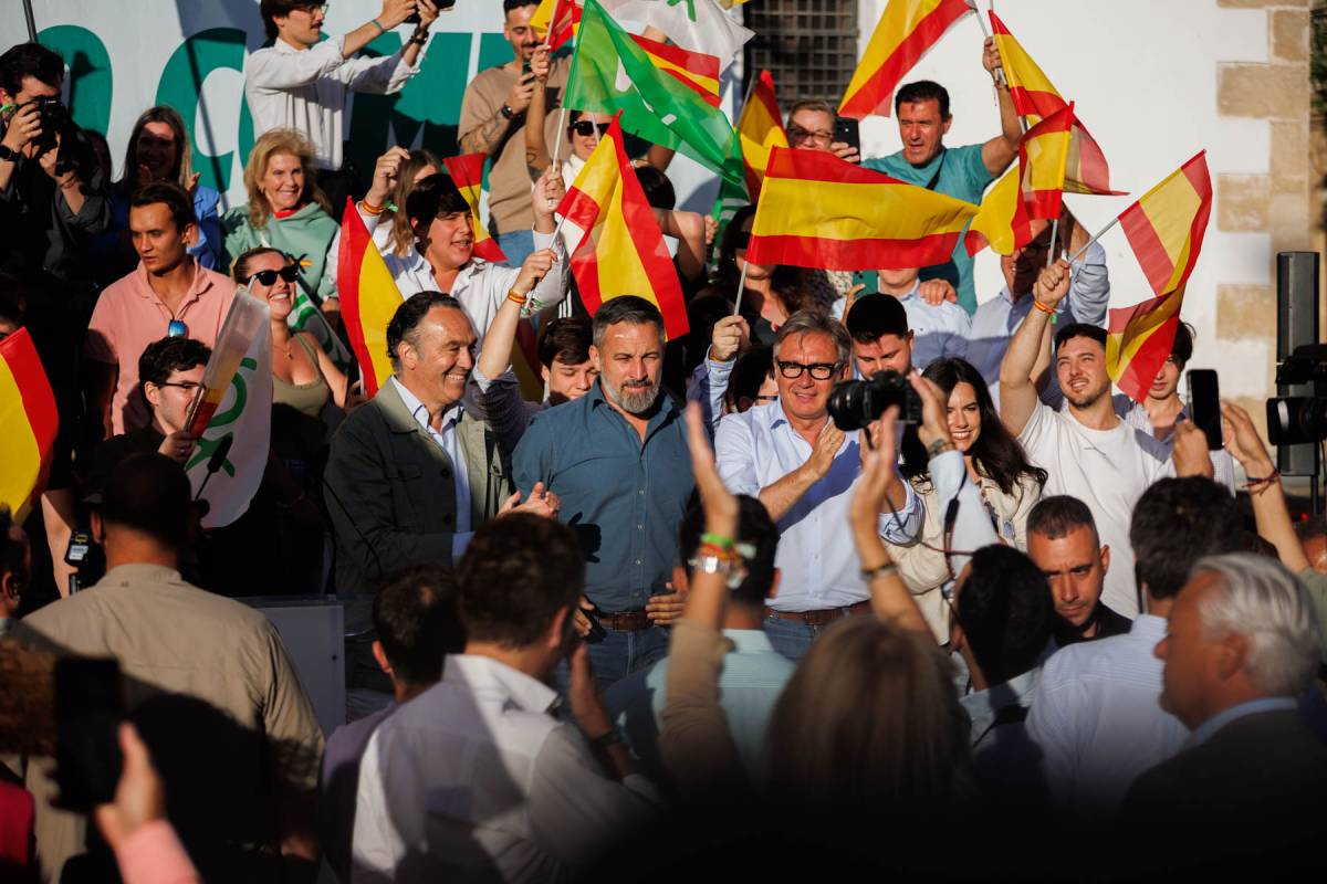 MITIN VOX JEREZ SANTIAGO ABASCAL MANUEL GAVIRA PEPA MILLAN ASUNCION