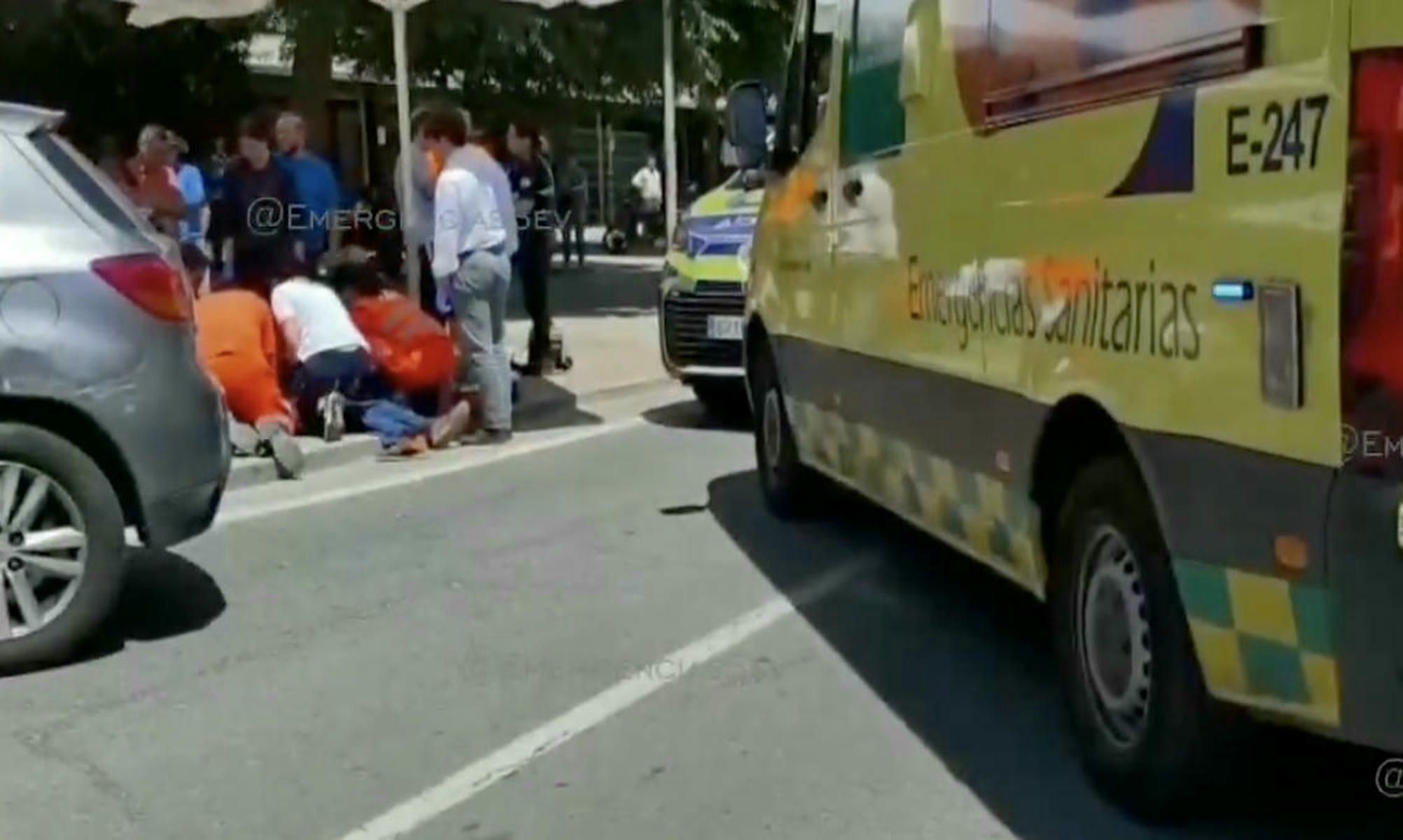 En estado crítico tras ser agredido después de una discusión de tráfico en el barrio de Los Remedios de Sevilla