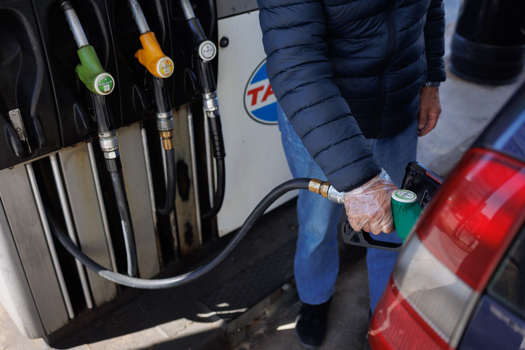 El acercamiento entre Estados Unidos e Irán provoca una gran caída en el precio del petróleo