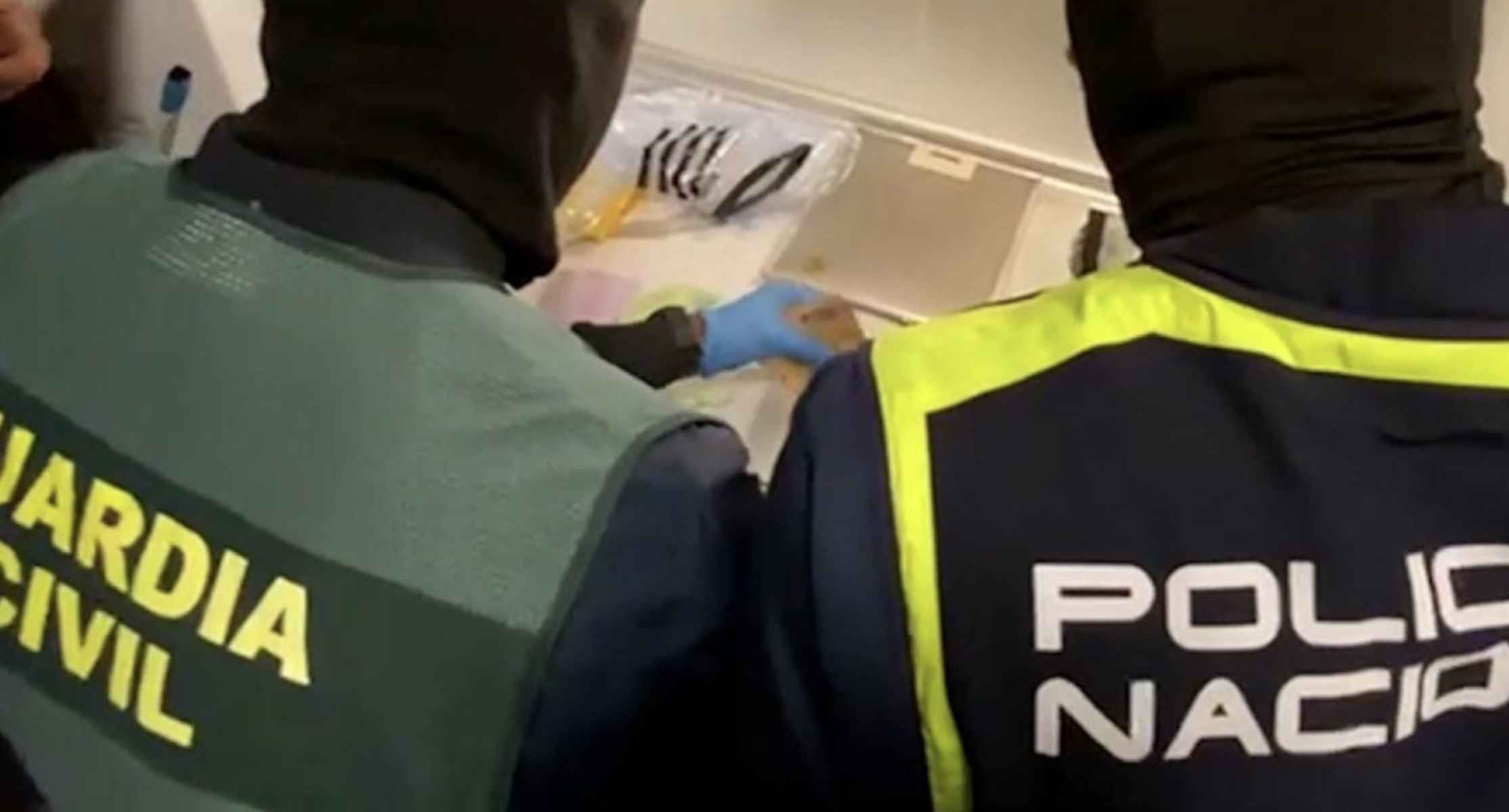 Usurpan la identidad de 16 personas para enviar picadura de tabaco por paquetería a toda España desde Écija