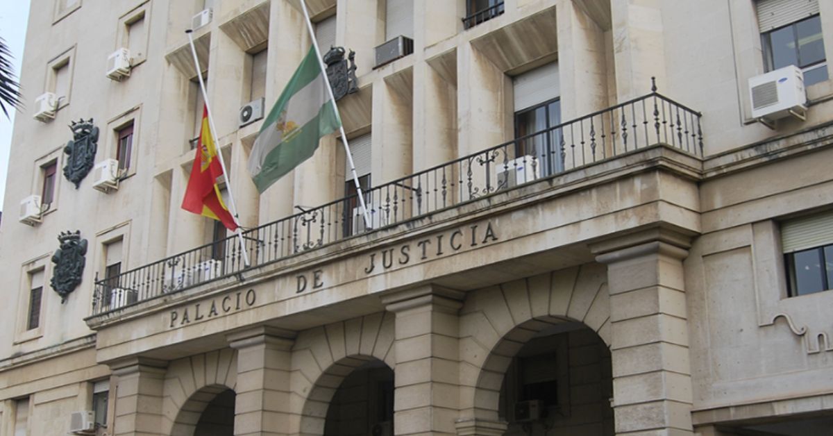 Un veinteañero mantenía relaciones sexuales con un hombre de 72 años en Sevilla: lo apuñaló al grito de 