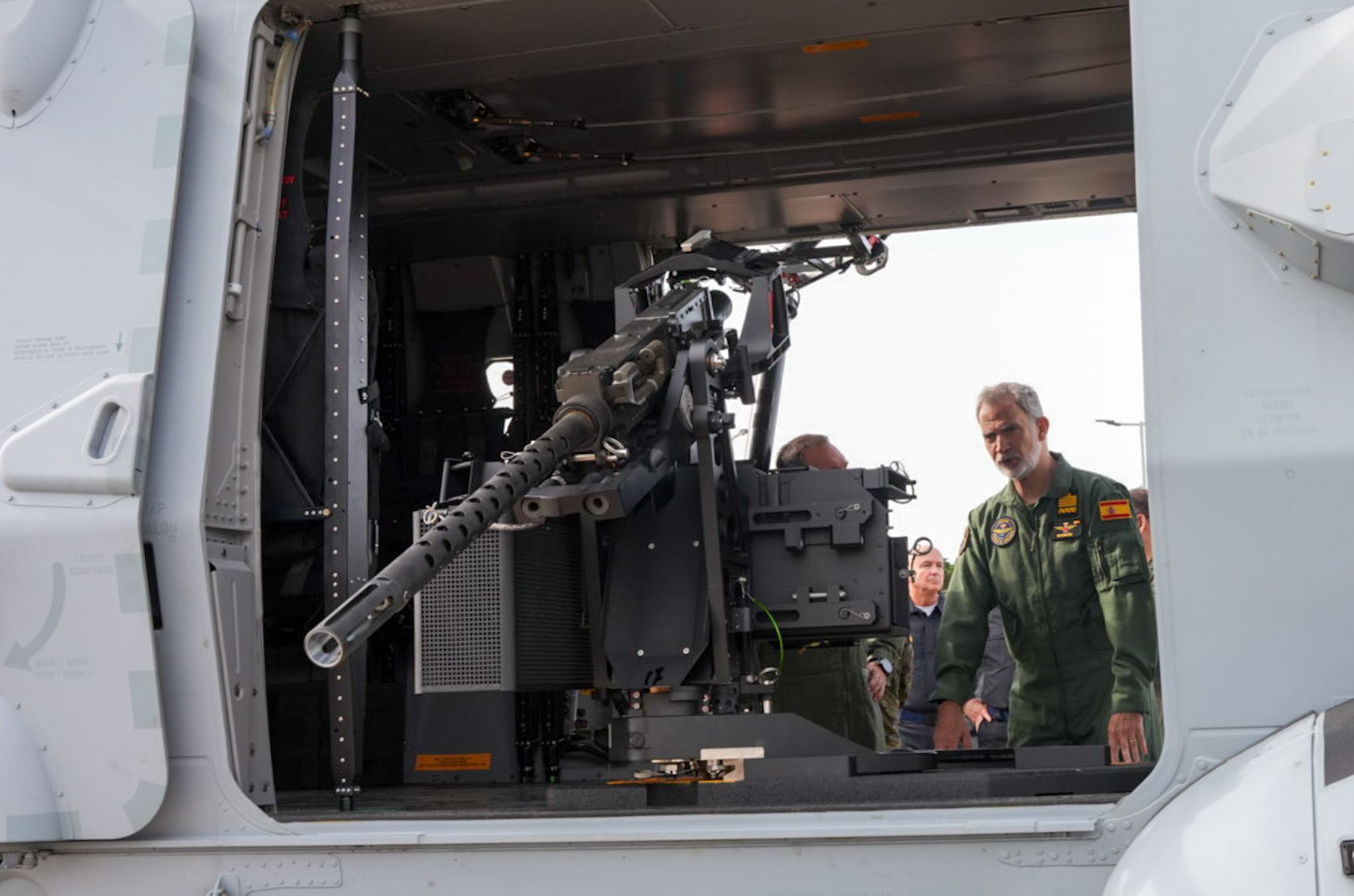 El rey Felipe VI en la Base de Rota: conoce la flotilla de aeronaves de la Armada, que tiene 660 militares