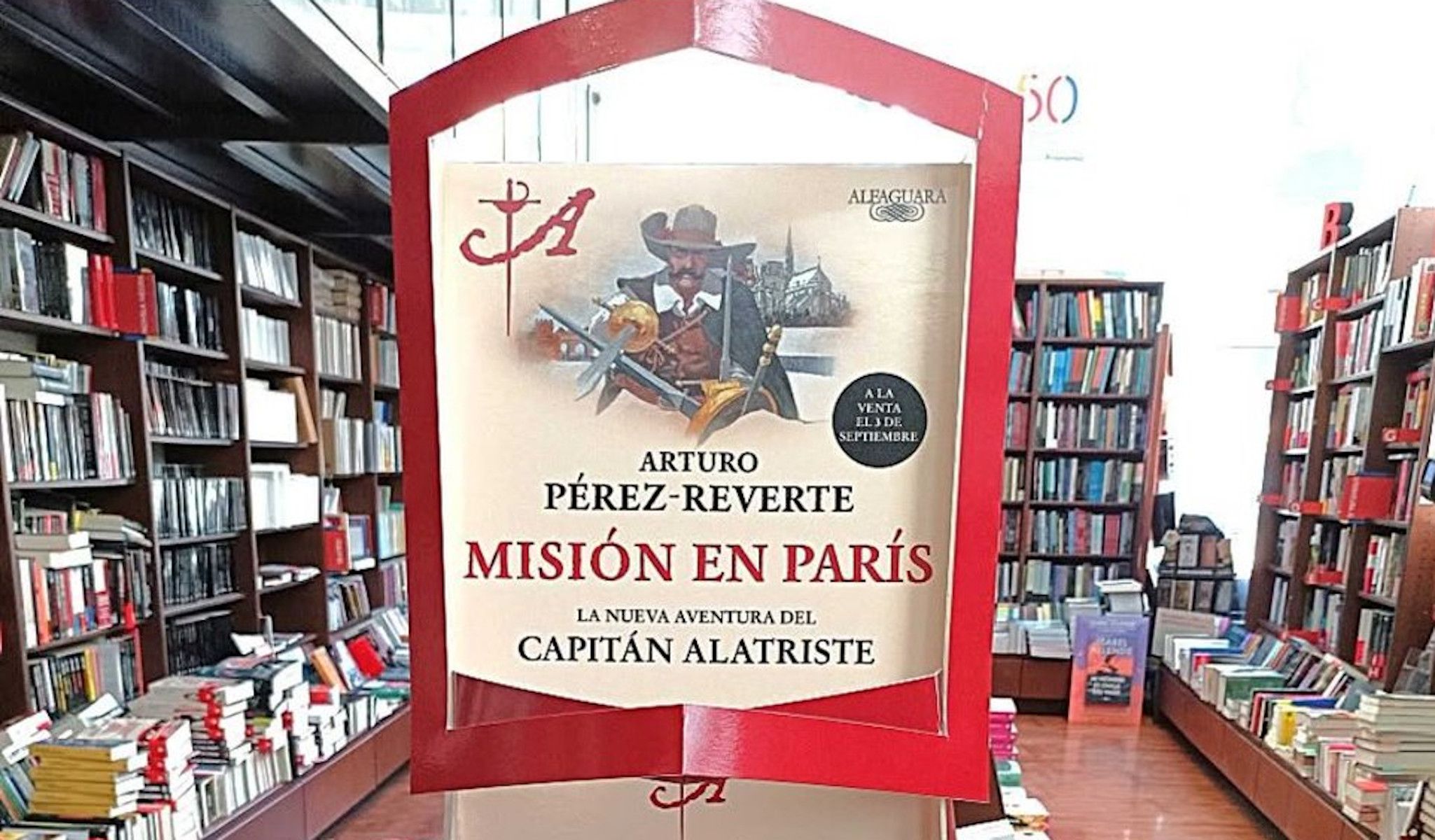 'Misión en París', lo nuevo de Arturo Pérez Reverte. - 