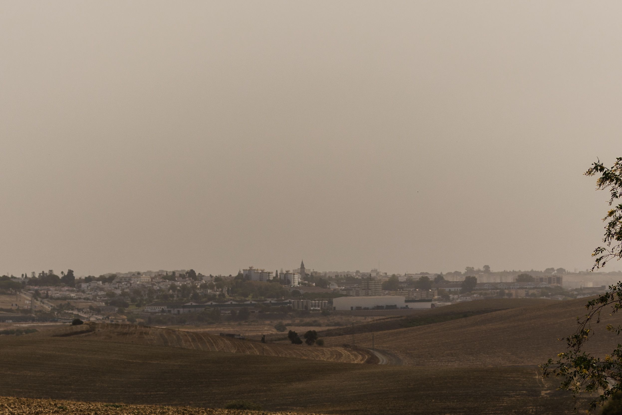 La provincia de Cádiz, en aviso amarillo de Aemet este lunes 6 de abril, previo a las lluvias con calima que vienen a Andalucía