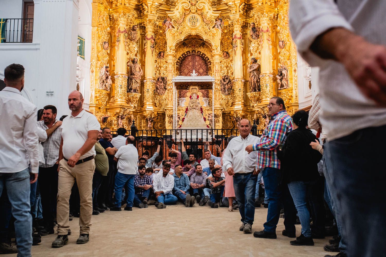 Almonte decide y El Rocío espera: la franja clave en la que suele producirse el salto de la reja