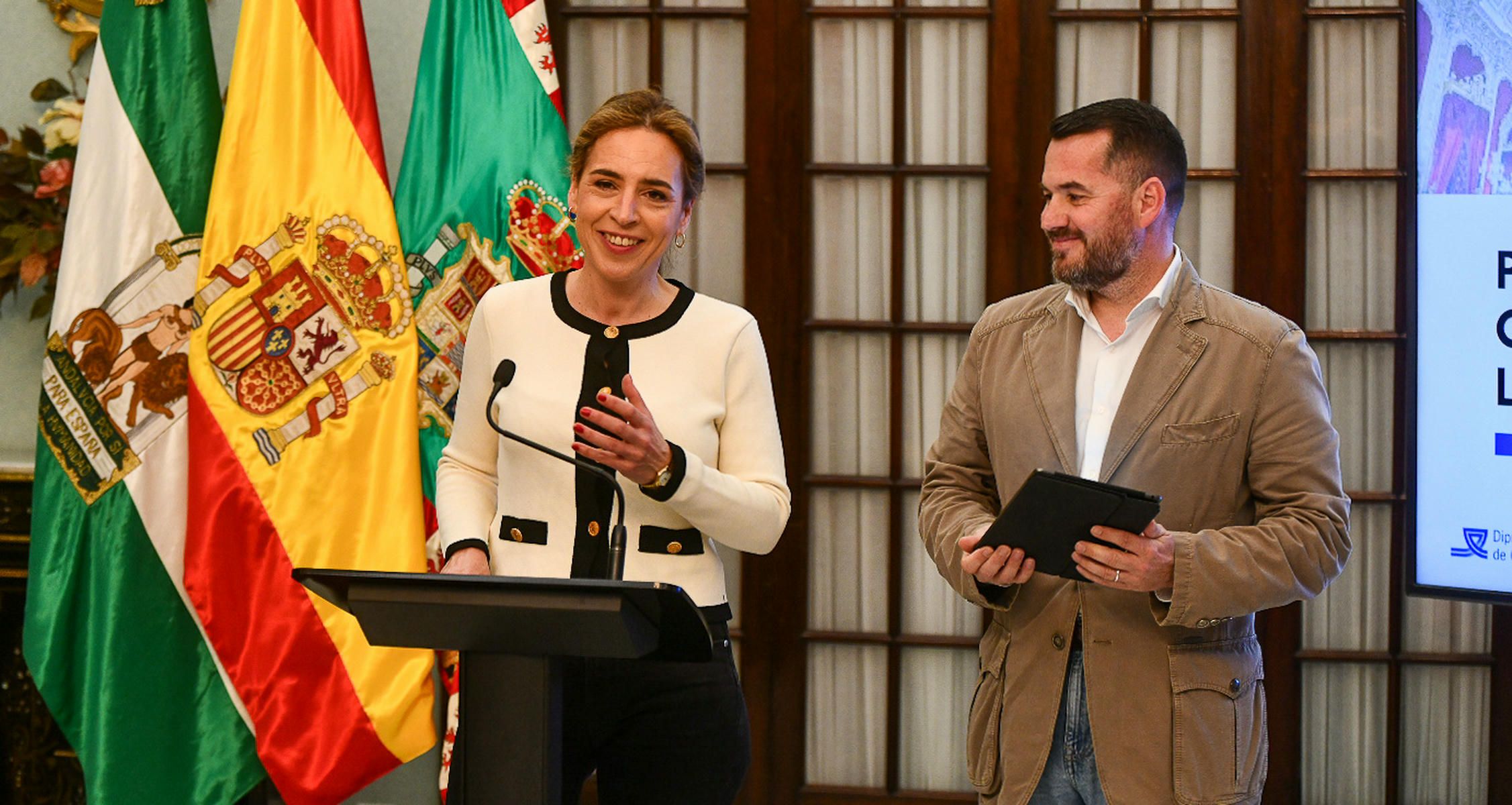 Cádiz lanza el Plan AIDA: 3 millones para digitalizar gratis los pueblos de menos de 25.000 habitantes