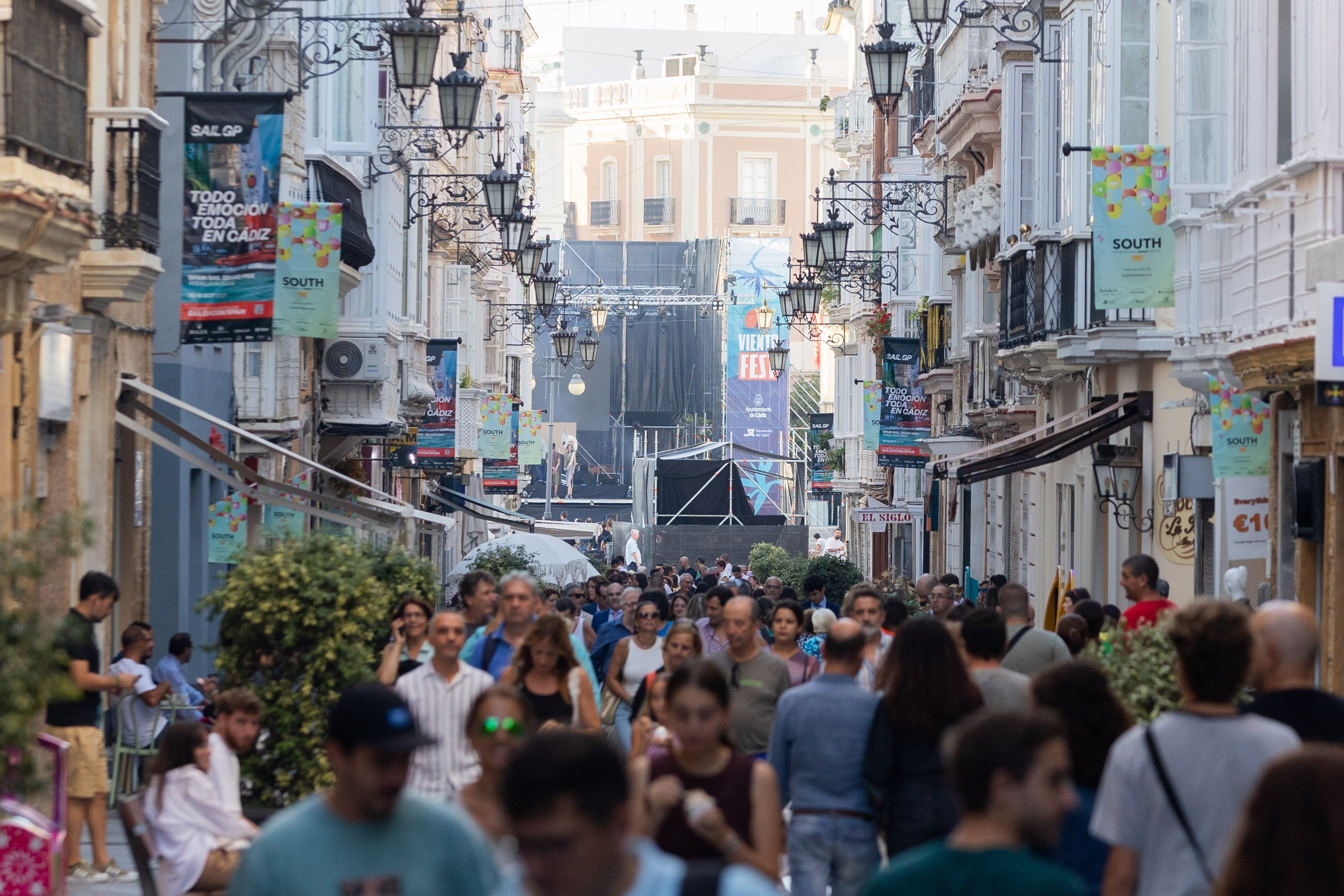 El centro de Cádiz, lleno durante el fin de semana de la SailGP. - Manu García El centro de Cádiz, lleno durante el fin de semana de la SailGP.