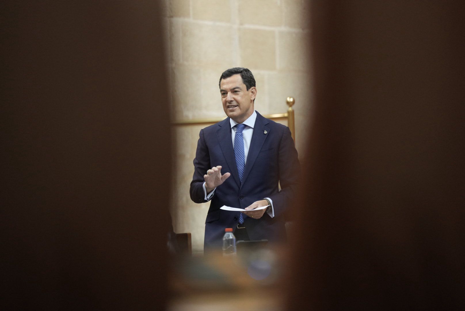 El presidente andaluz Juanma Moreno, anunciando rebajas fiscales. - 