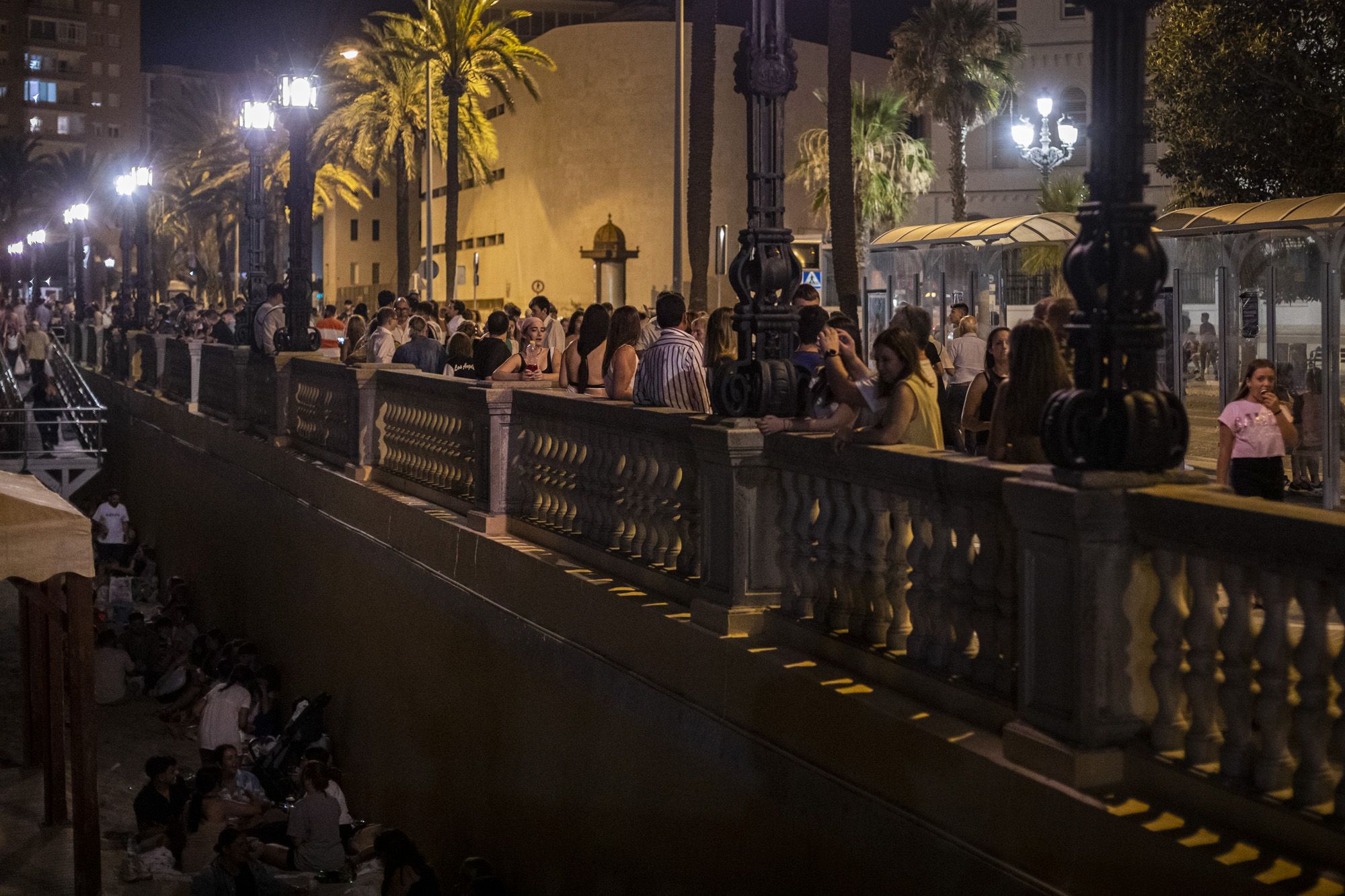 El paseo marítimo de Cádiz. - El paseo marítimo de Cádiz.