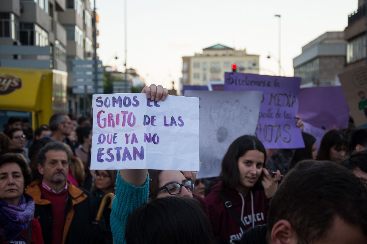 La Policía investiga otro posible caso de violencia machista: una joven de 22 años, encontrada sin vida en la calle tras caer de un cuarto piso