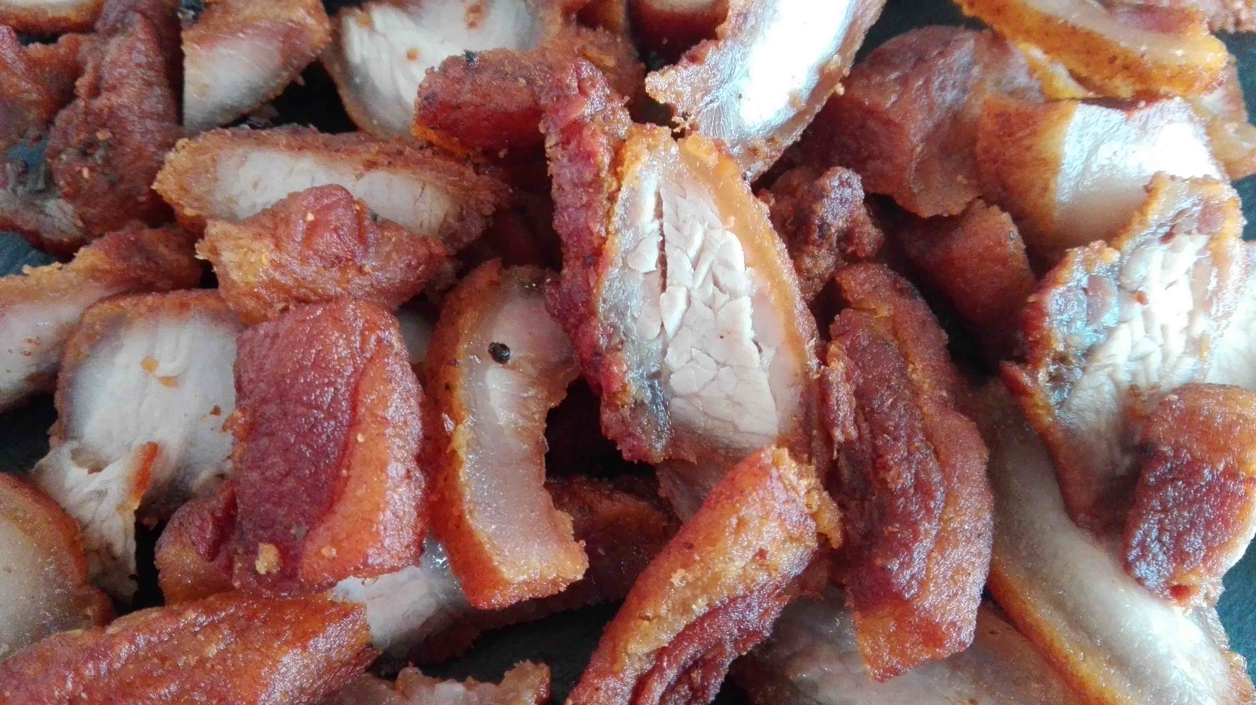 Chicharrones, un manjar típico de Chiclana. - Chicharrones, un manjar típico de Chiclana.