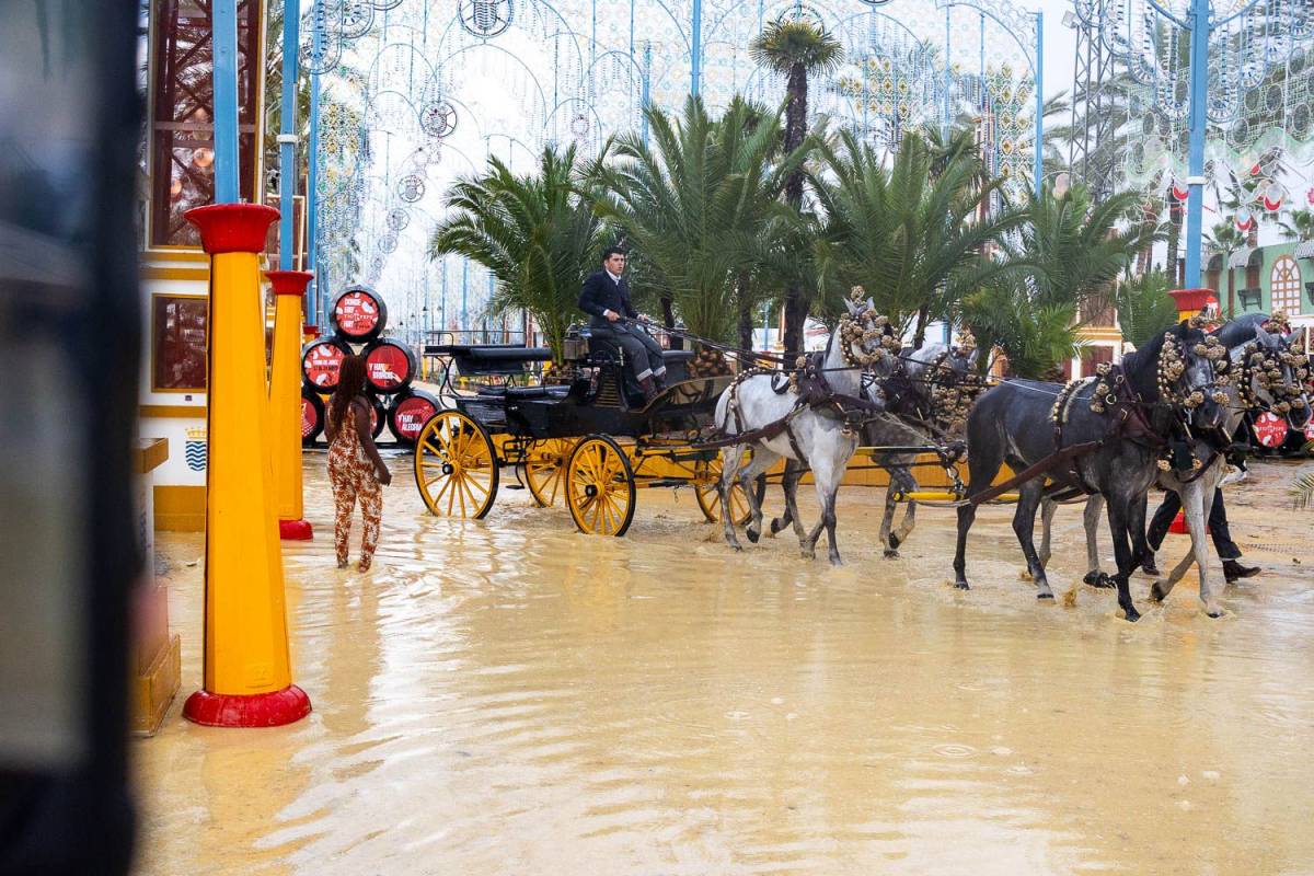 El tiempo en la Feria de Jerez: chubascos en el arranque, pero el alumbrao podría salvarse
