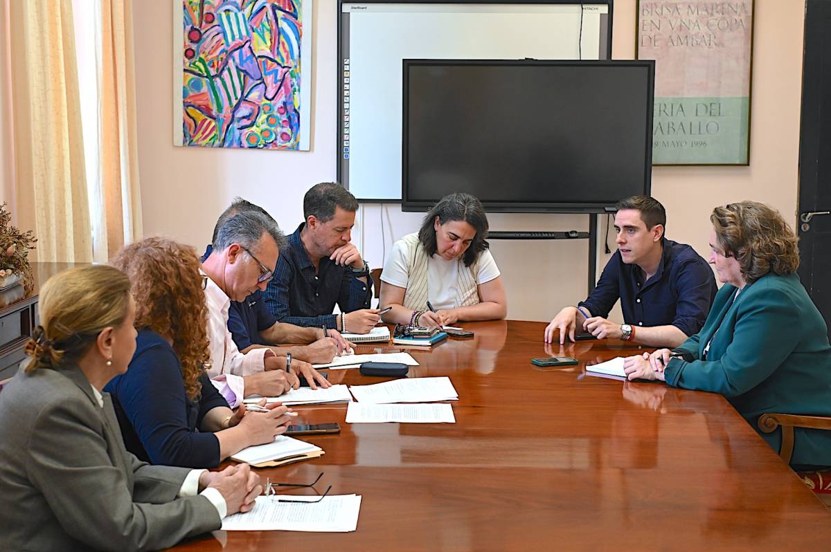 Junta y Ayuntamiento de Jerez llegan a un entendimiento con los vecinos de la A-2004: no habrá manifestación en la previa de la Feria