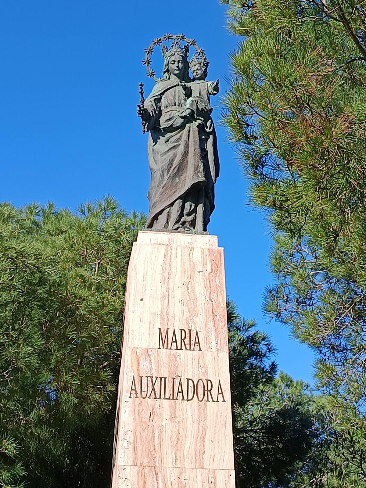 Triunfo de María Auxiliadora, Cádiz. Visión frontal, detalle. 