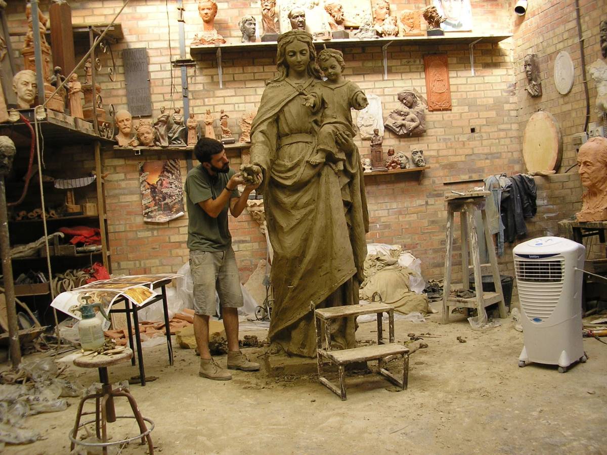 José Martín Lagares trabajando en el modelado de la imagen.