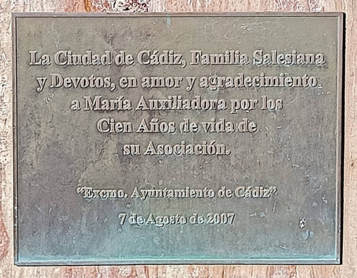 Triunfo de María Auxiliadora, Cádiz. Placa conmemorativa.