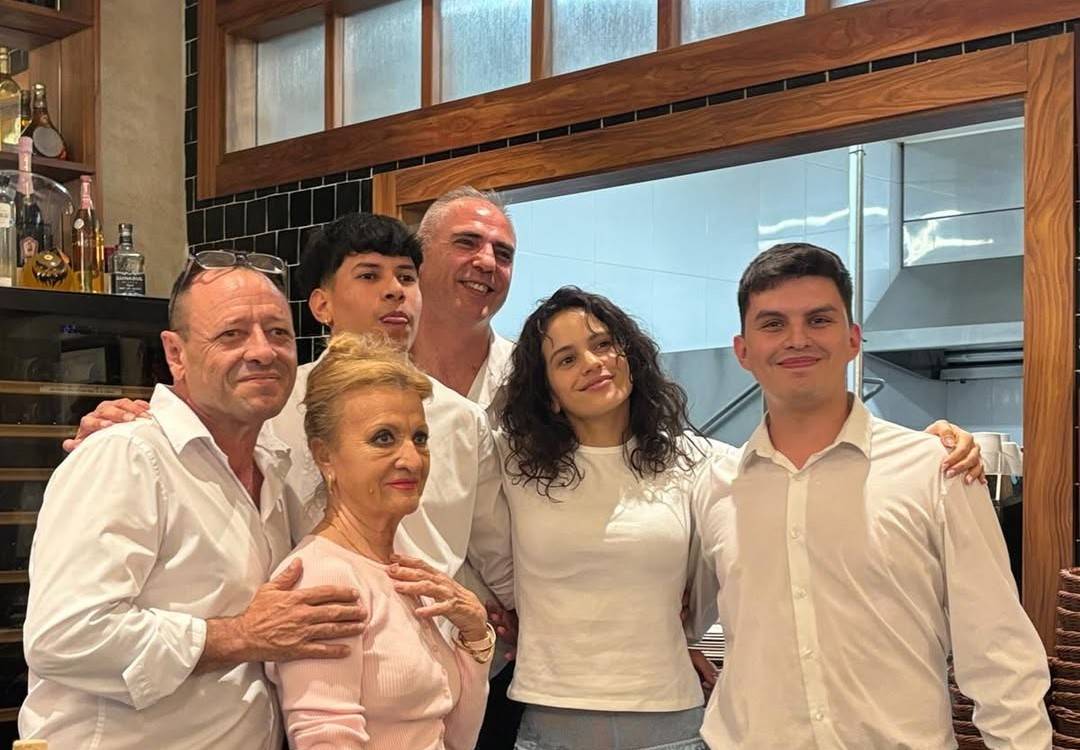 Del clásico piripi a la Estrella Michelin: ¿Cuánto cuesta comer en los sitios elegidos por Rosalía en Sevilla?