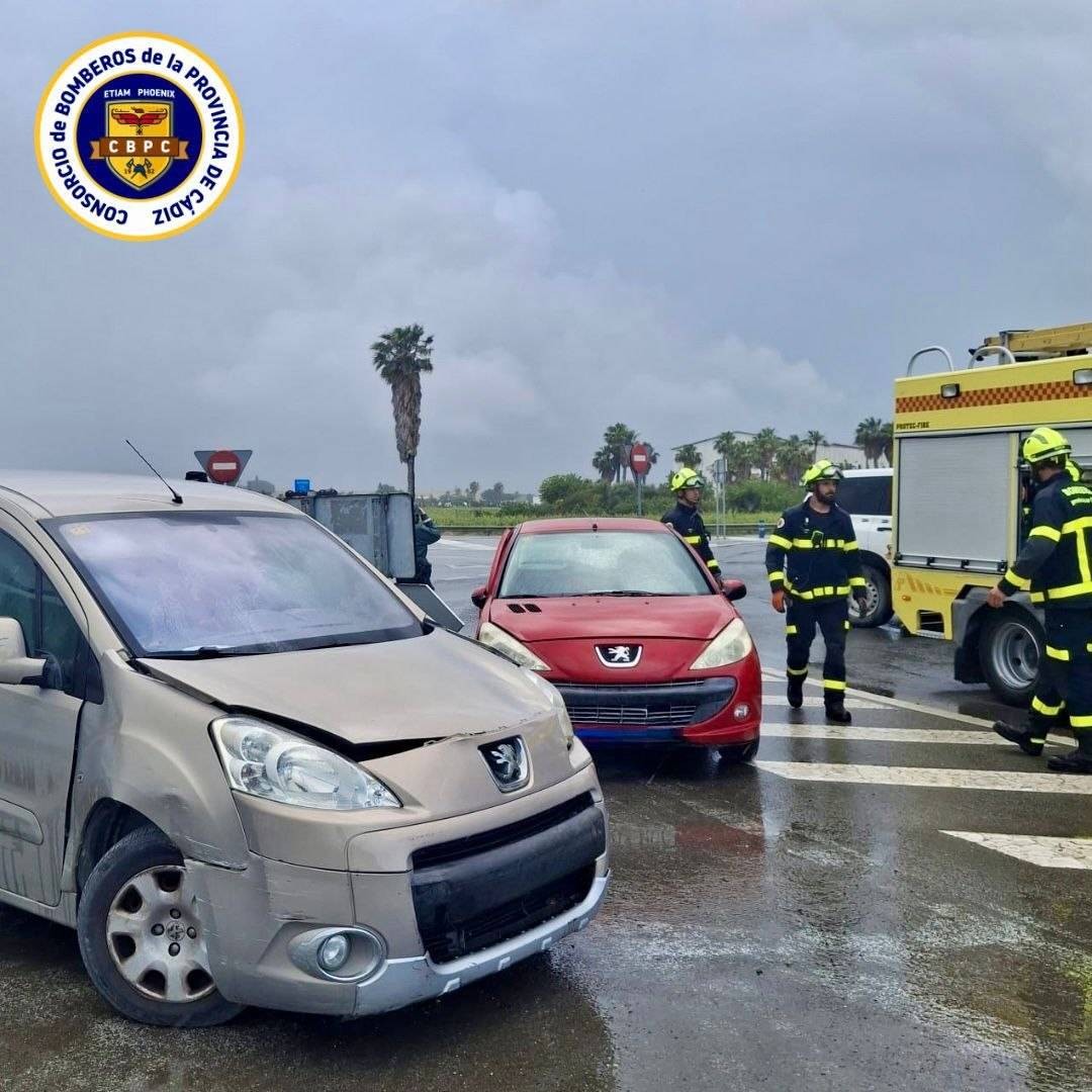 Accidente de tráfico entre los municipios de Chipiona y Sanlúcar.