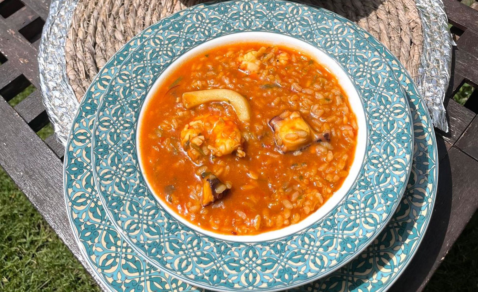 Momentos especiales con arroz meloso de pulpo, choquitos y gambones
