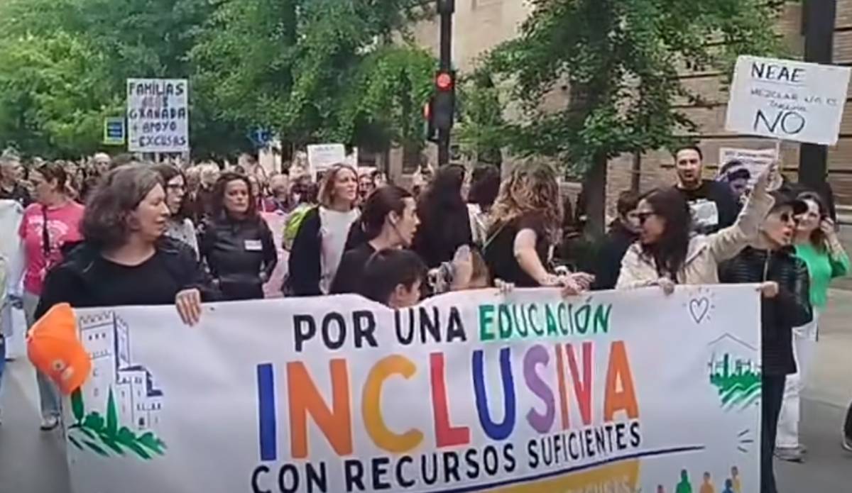 Las familias de alumnos con necesidades especiales no se rinden: vuelven a tomar las calles en Andalucía
