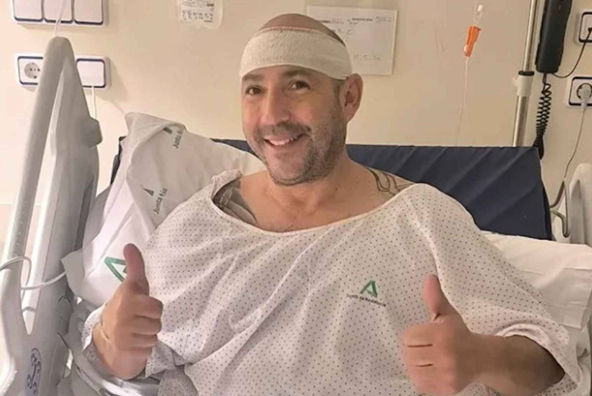 Brutal agresión en Granada: hospitalizan a un camarero tras ser atacado por seis personas por llevar una camiseta antifascista