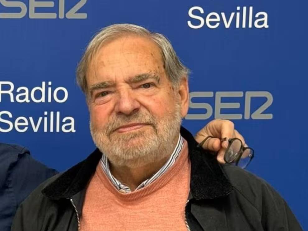 Fallece el periodista Enrique García, figura clave para los informativos de la 'Cadena SER' en Andalucía y voz del 4 de diciembre