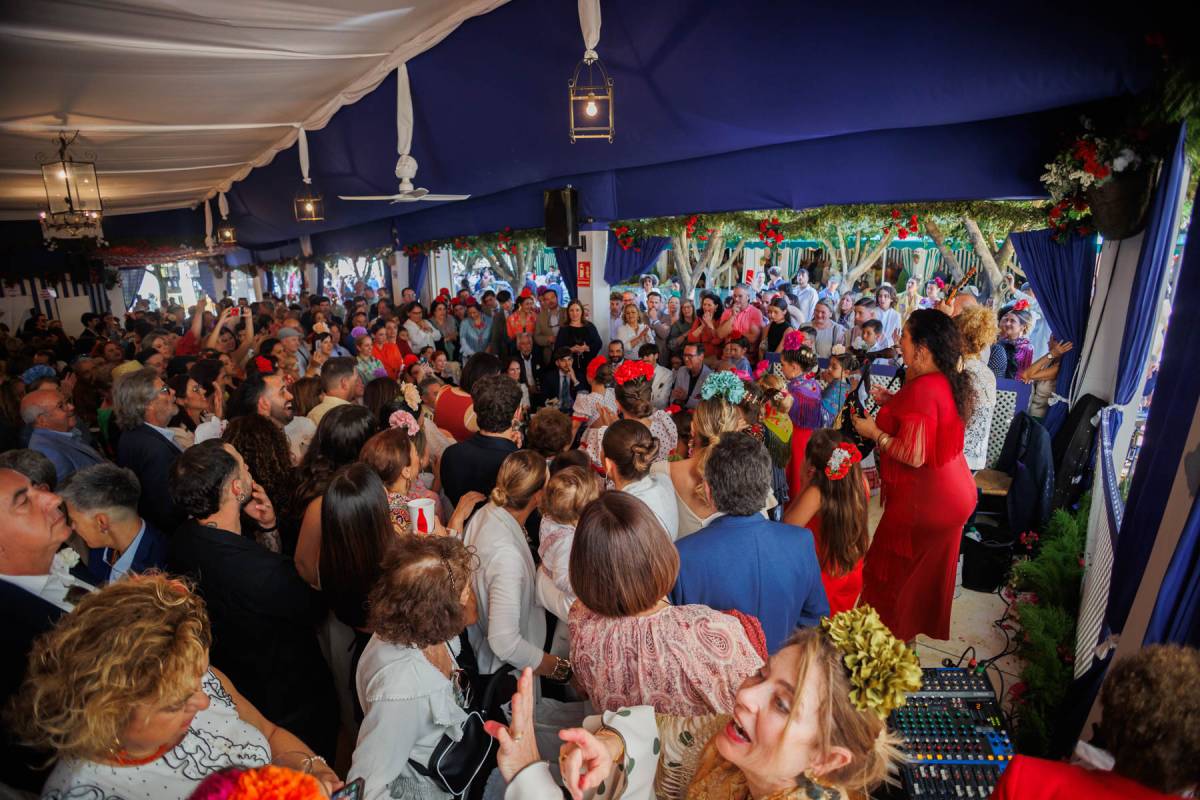 Lunes de Feria de Jerez lleno de música y mucho ambiente