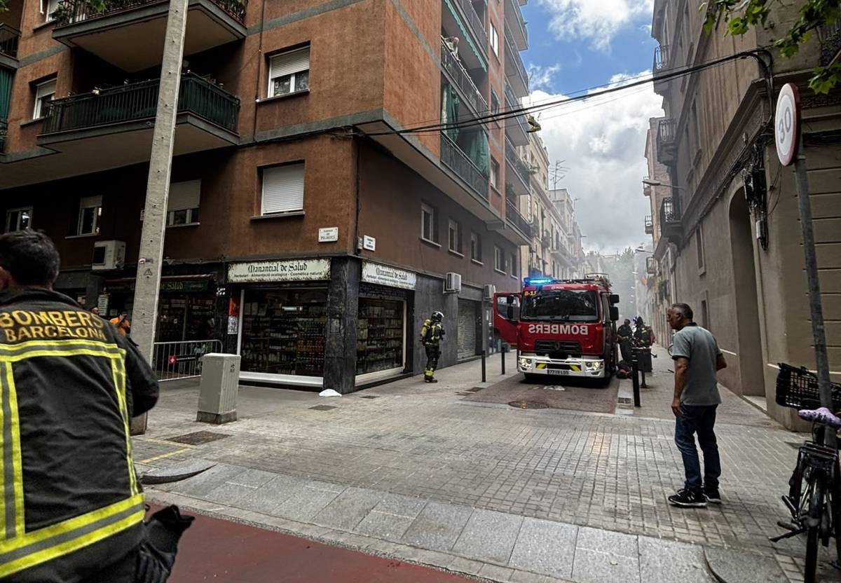 La explosión de una bombona deja 11 heridos en Barcelona: hay dos graves