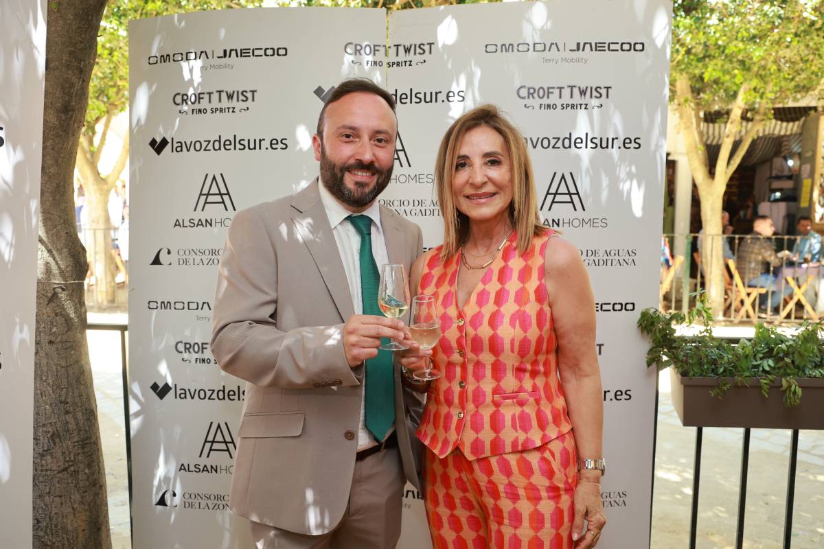 Miércoles de Feria en la caseta de lavozdelsur.es: Pilar Sánchez, Pedro Pacheco...
