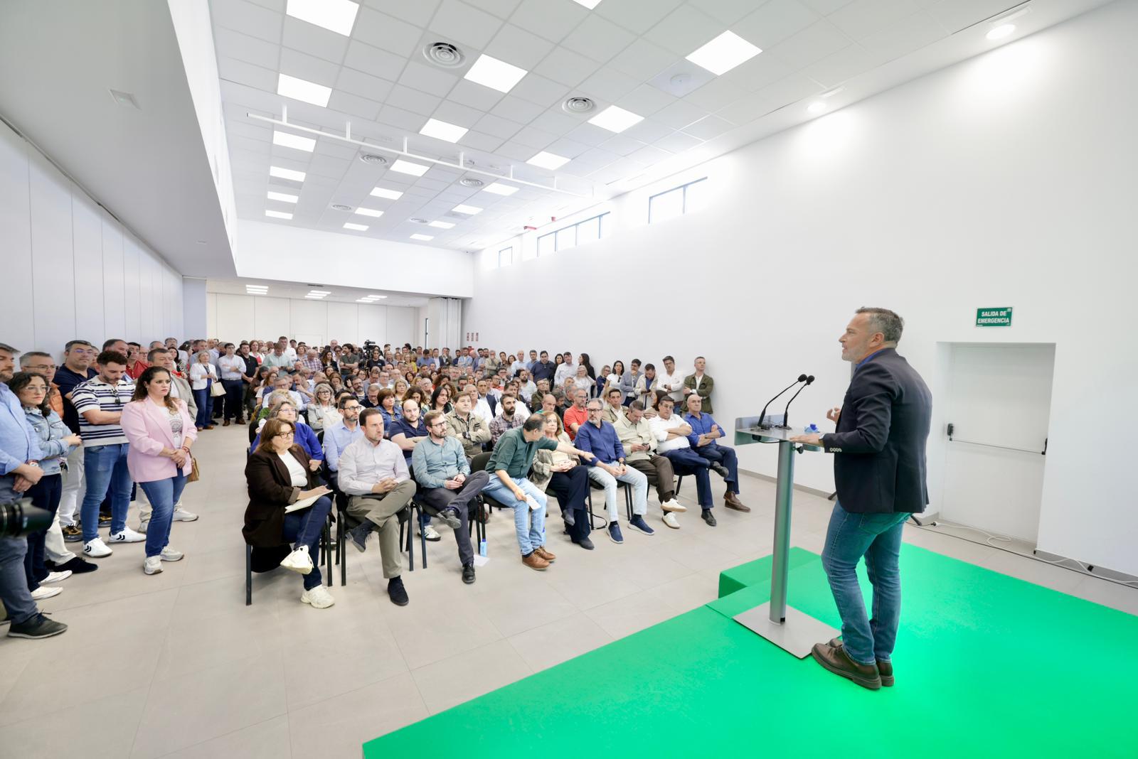 Acto de campaña con Rafa Recio a la cabeza, secretario de Organización del PSOE de Sevilla.
