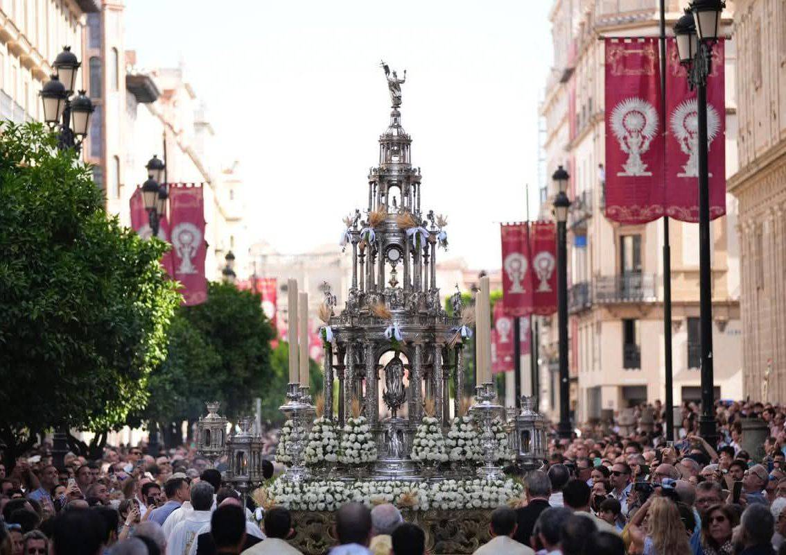  El Consejo de Hermandades de Sevilla pone a la venta las sillas para el Corpus Christi 2026
