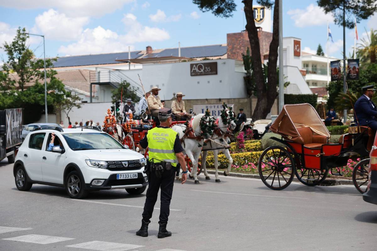 Pelea entre coches de caballos y Policía en la Feria.