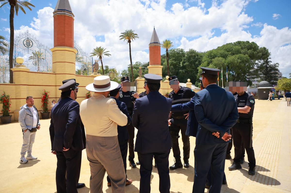 Cortes de tráfico, boicot y bronca de los cocheros con la Policía en la Feria de Jerez: 