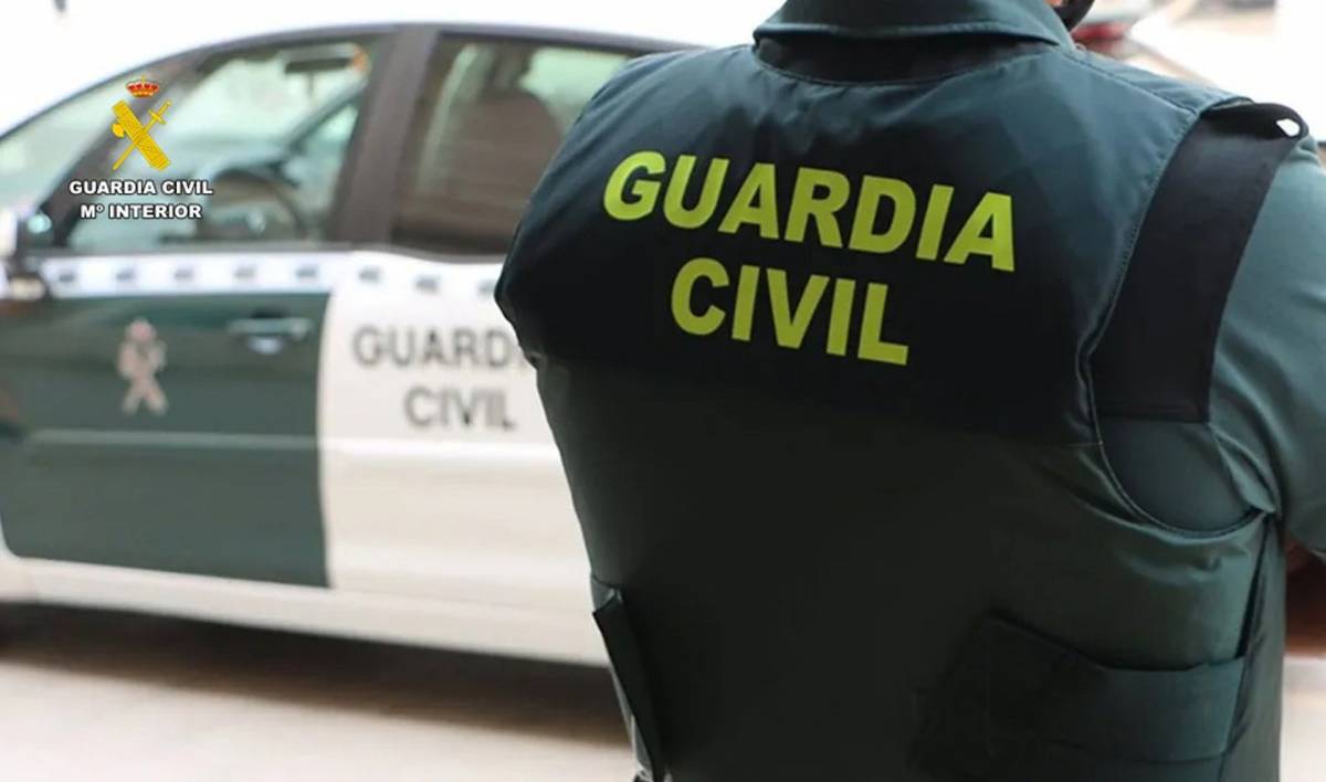 Un hombre roba una moto en Chiclana y la estrella contra tres comercios del municipio para robar