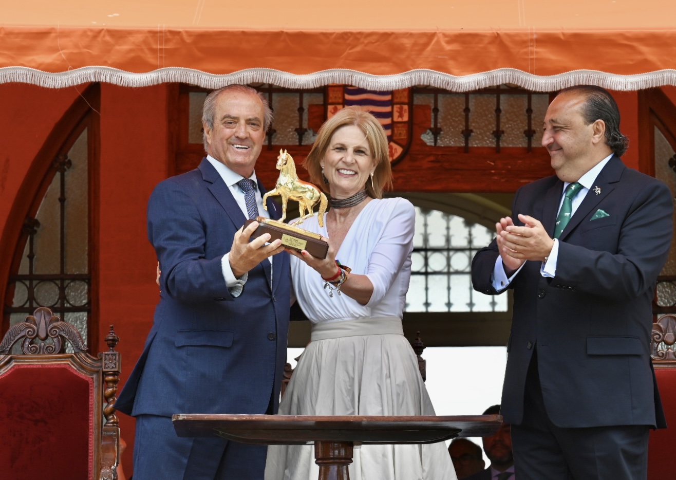 Jerez entrega su Caballo de Oro a Sanlúcar y sus carreras: 