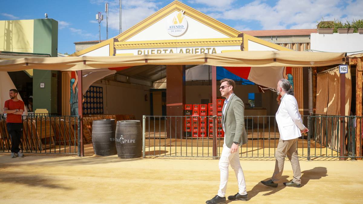Feria de Jerez, un último sábado solo para 'jartibles': a primera hora de la tarde ya había casetas cerradas