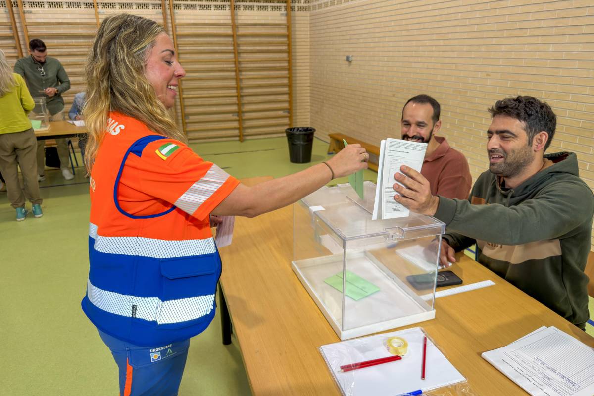 El 100% de las mesas electorales andaluzas quedaron constituidas a las 9.45 horas con las últimas seis en Sevilla