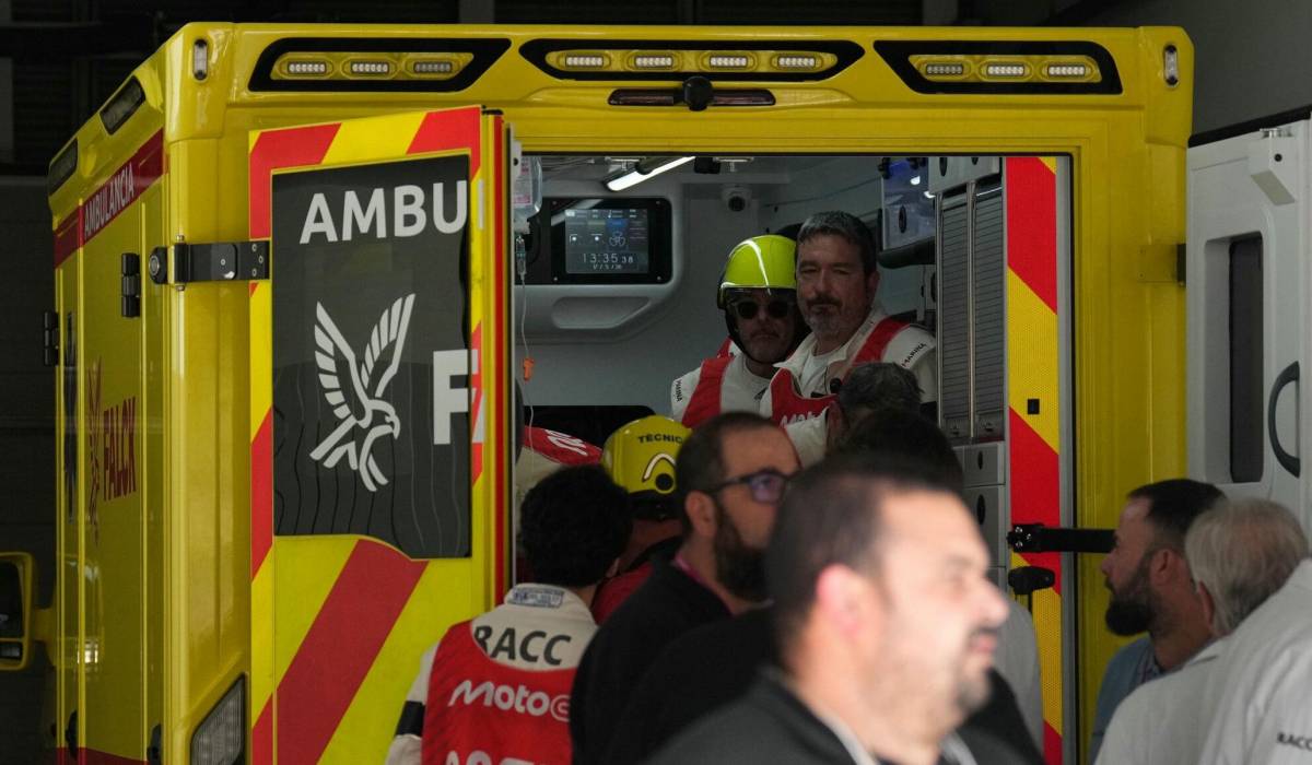 Álex Márquez ha sido trasladado en ambulancia hasta el Hospital de Barcelona tras el gravísimo accidente en carrera