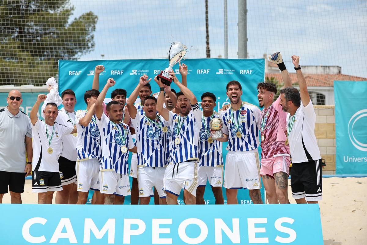 Fútbol Playa Huelva, campeones de la Copa Andalucía 2026. - Kito Doña Fútbol Playa Huelva, campeones de la Copa Andalucía 2026.