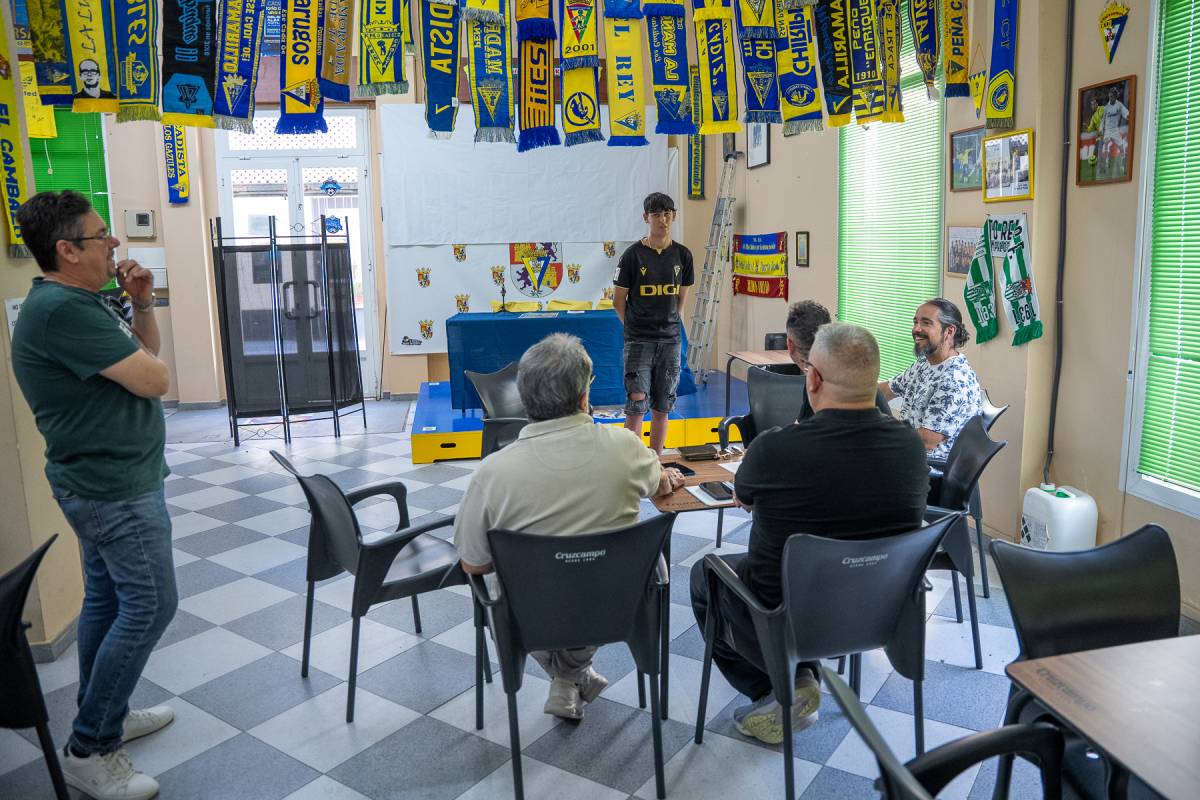Casting Coro de Puerto Real para Coac 2027 en la peña cádiz cf
