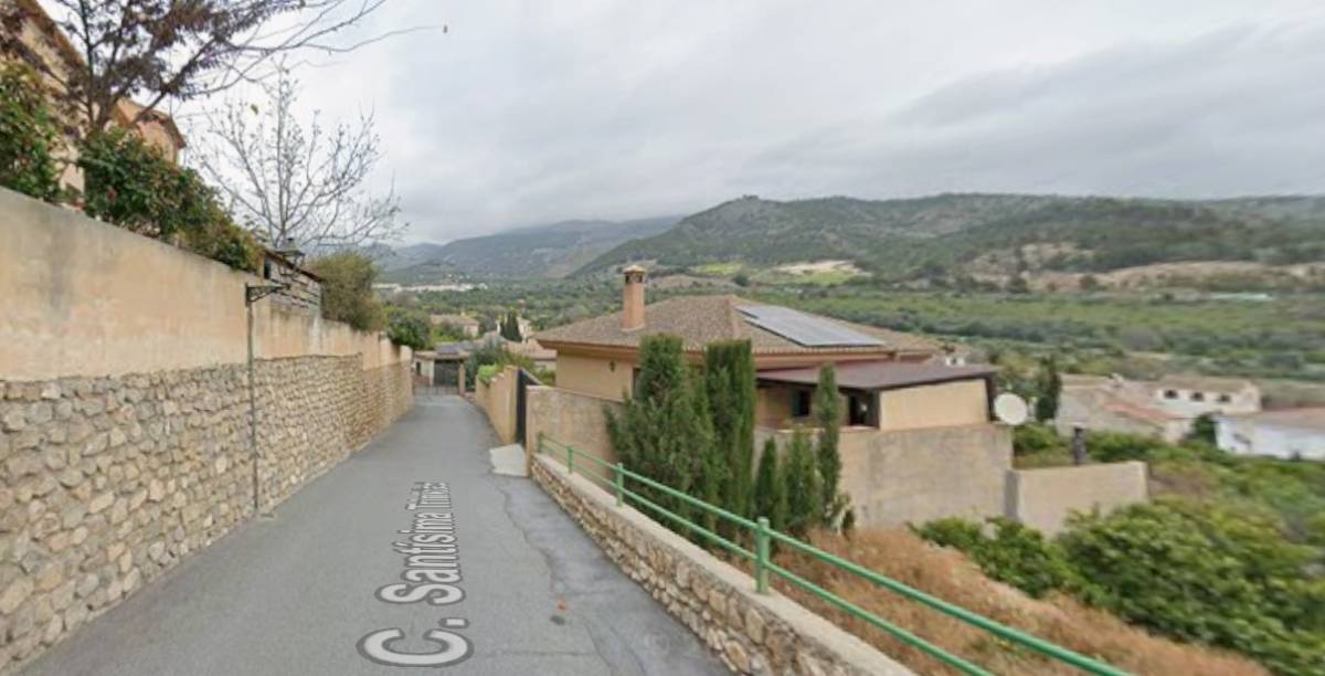 Muere en Granada una agente inmobiliaria tras caer por el hueco de la buhardilla mientras enseñaba una casa