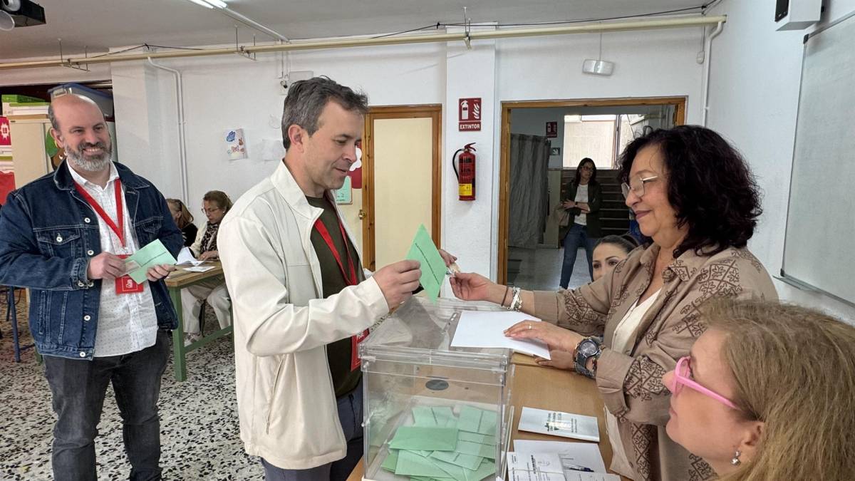 El alcalde socialista de Jaén mueve ficha tras la debacle de las andaluzas y pide que las municipales no coincidan con las generales