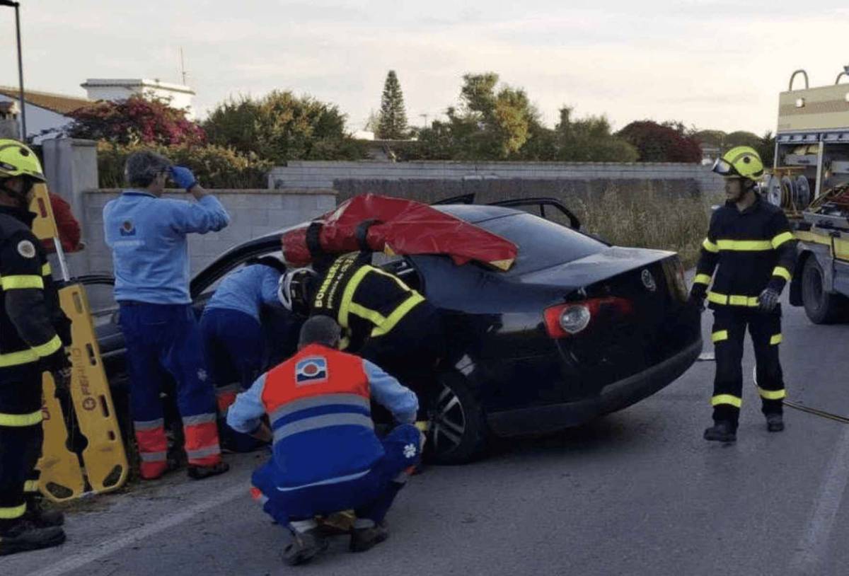 Luto en el Barrio de los Pescadores de Conil tras la muerte en accidente de tráfico de una vecina: 