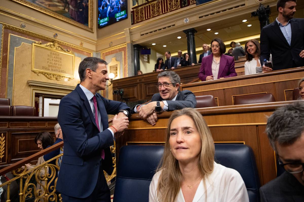 Feijóo le dice a Sánchez que el PSOE está en el Gobierno 